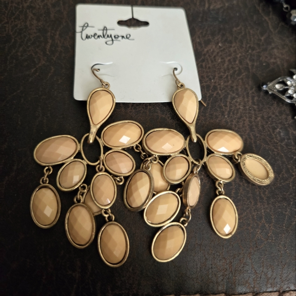 Chandelier Earrings!